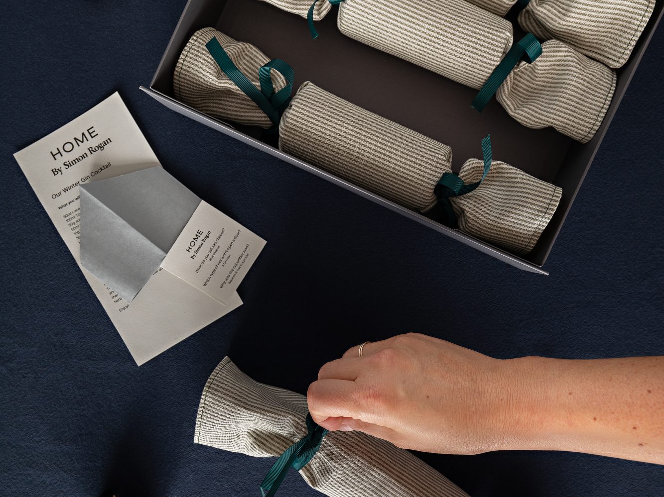 Nkc SR Hampers Christmas Crackers Portrait03 copy