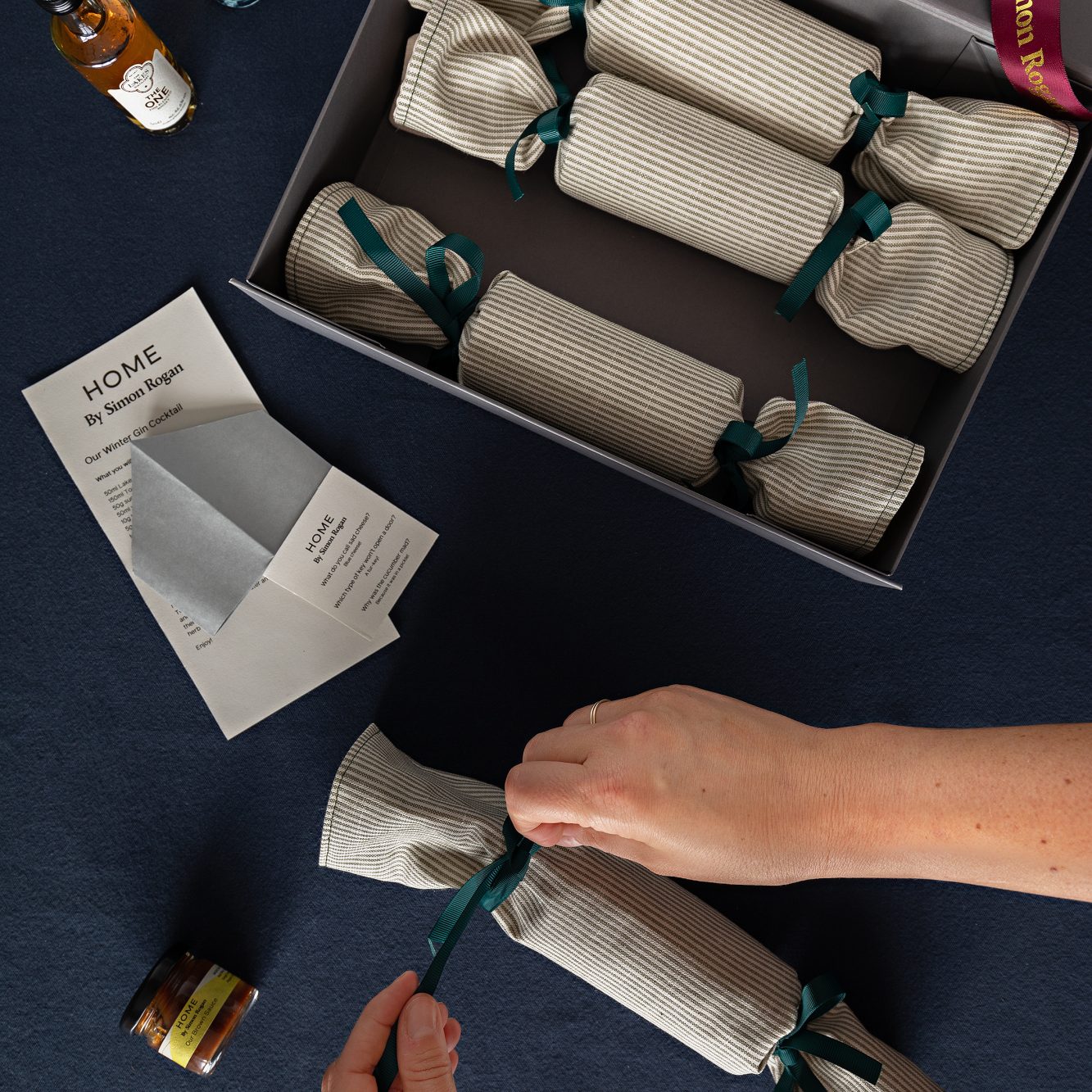 Nkc SR Hampers Christmas Crackers Portrait03 copy