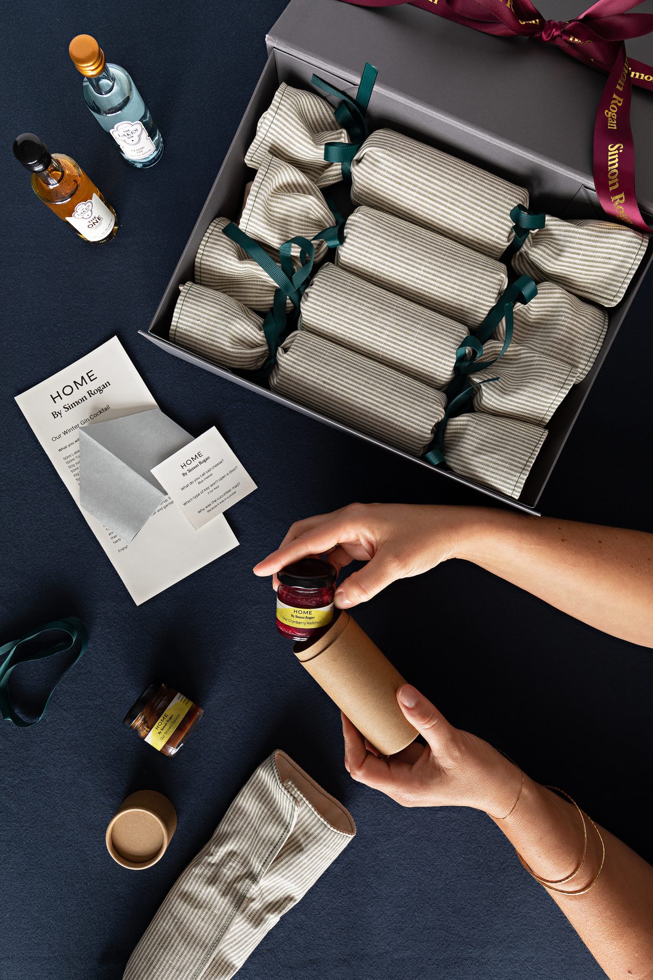 Nkc SR Hampers Christmas Crackers Portrait02 copy