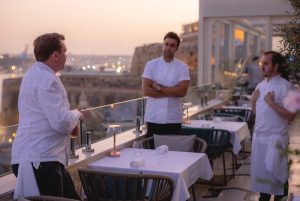 Alex Simon Service Justin De Souza 53