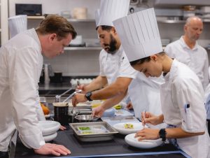 Alex Simon Service Justin De Souza 87